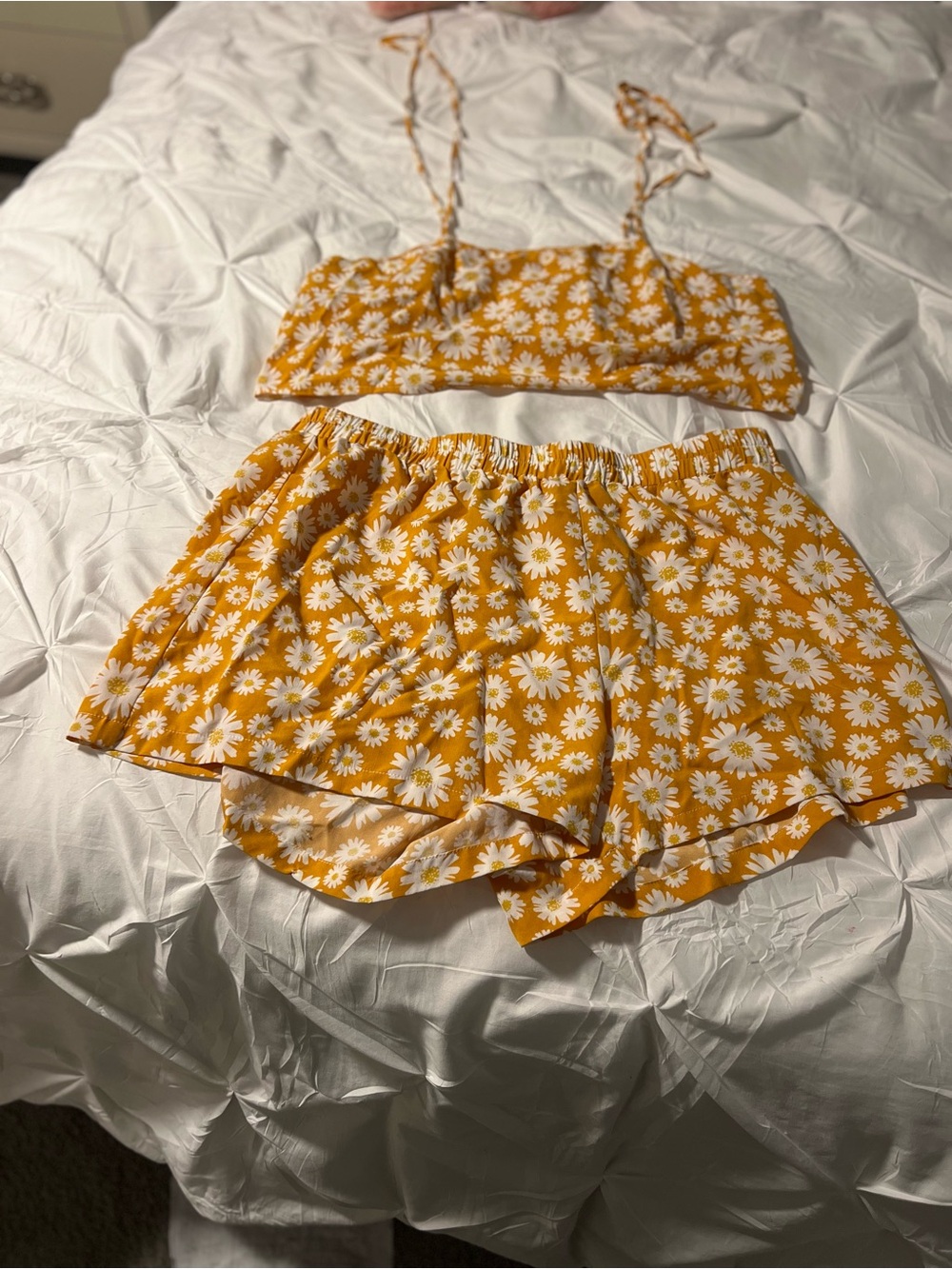 Yellow Daisy Print 2-Piece Crop Top and Shorts Set